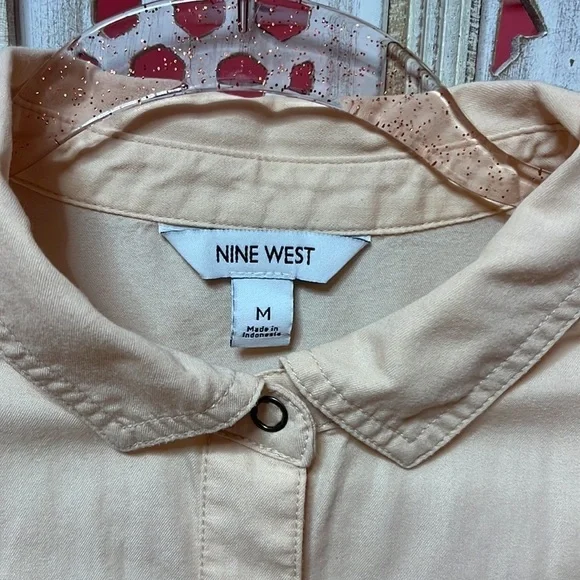 Nine West Button Down Shirt Size: Medium - Picture 3 of 5